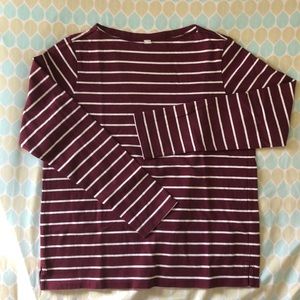 ‼️3/$15‼️  Uniqlo Maroon White Strip Boxy Knit Top